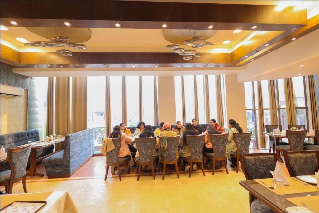 Hotel The Amaris Rishikesh Exterior photo